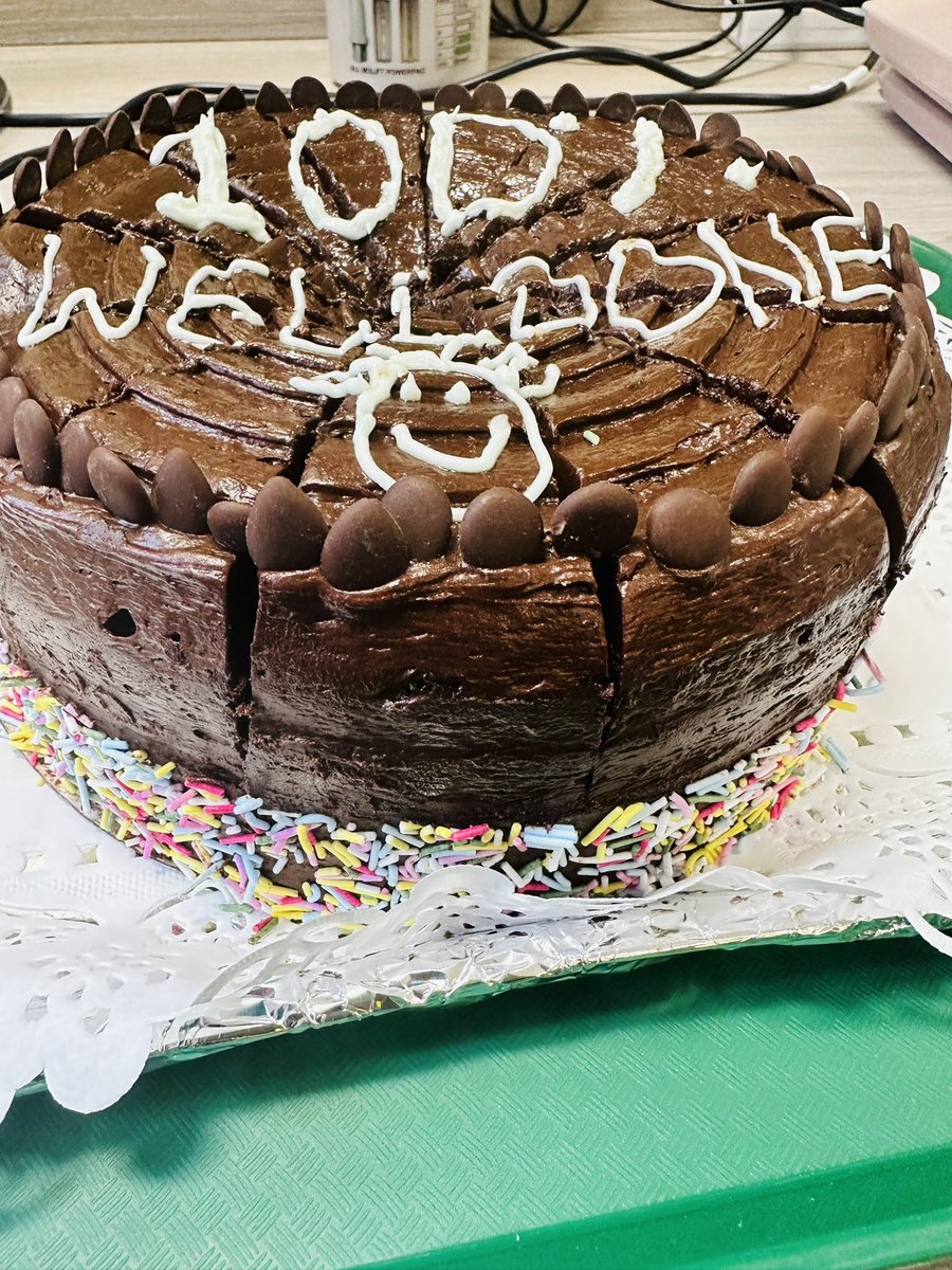 tammygotts2's tweet photo. Congratulations #TeamLascelles @HarrogateNHSFT on achieving 100% on your Monthly matron Tendable audit for May and June #proudmatron #Teamwork #perfectward #Tendable @CharlyGill29 @EmmaNunez15 @jnny_nln #cake 😋💜 https://t.co/vHChoBewxV