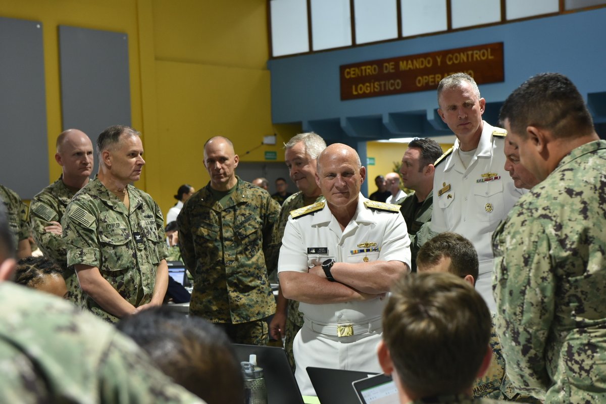 📍 CARTAGENA, Colombia (July 17, 2023) - Chief of Naval Operations Adm. Mike Gilday tours the UNITAS Maritime Operations Center (MOC) at Colombian Naval Base Cartagena, in Cartagena, Colombia.

#NavyPartnerships #promotepeace