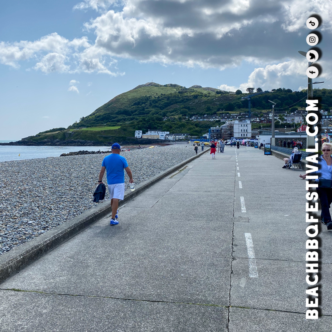 The #Bray Clean Team, voluntary organisations such as Coast Care and Bray Tidy Towns do a fantastic job in keeping our streets, beach & parks clean daily. A big thanks for the additional support over #BeachBBQBray festival weekend 👏👏👏  

#SummerInBray #LoveBray