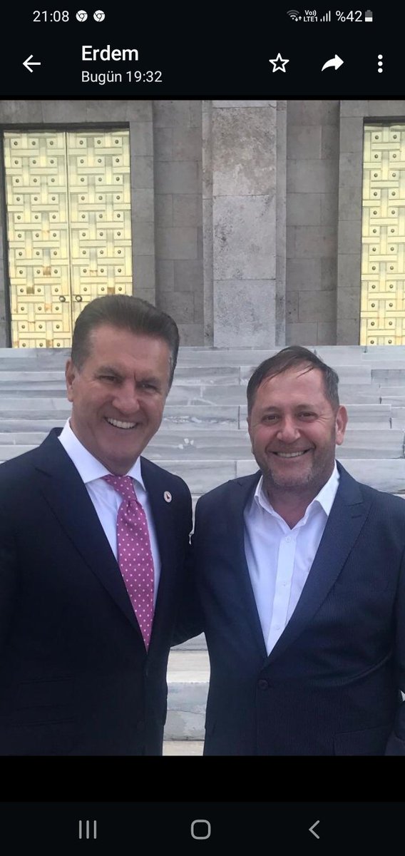 Milletvekili parlementoda oy verenleri temsil eder ..Yuce meclisimize ve kisiye saygisi olmayanlar bunu idrak edemez. Gucunu halkin iradesinden alanlarin korkacak hic bir seyi yoktur Sayin Vekilim Mustafa Sarigule yapilan saldiriyi kiniyorum...