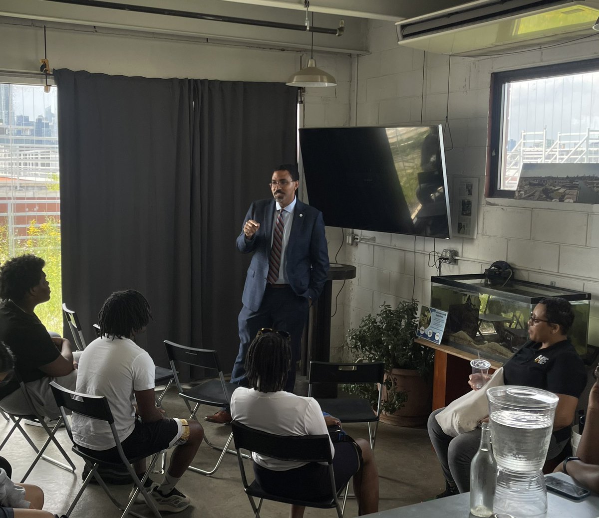 Excited to join @sunyesf’s Timbuctoo Climate Science and Careers Summer Institute Program with @NewtownCreek today in Brooklyn. The program is designed to be an education pipeline, providing access to wilderness often unreachable by inner-city residents.