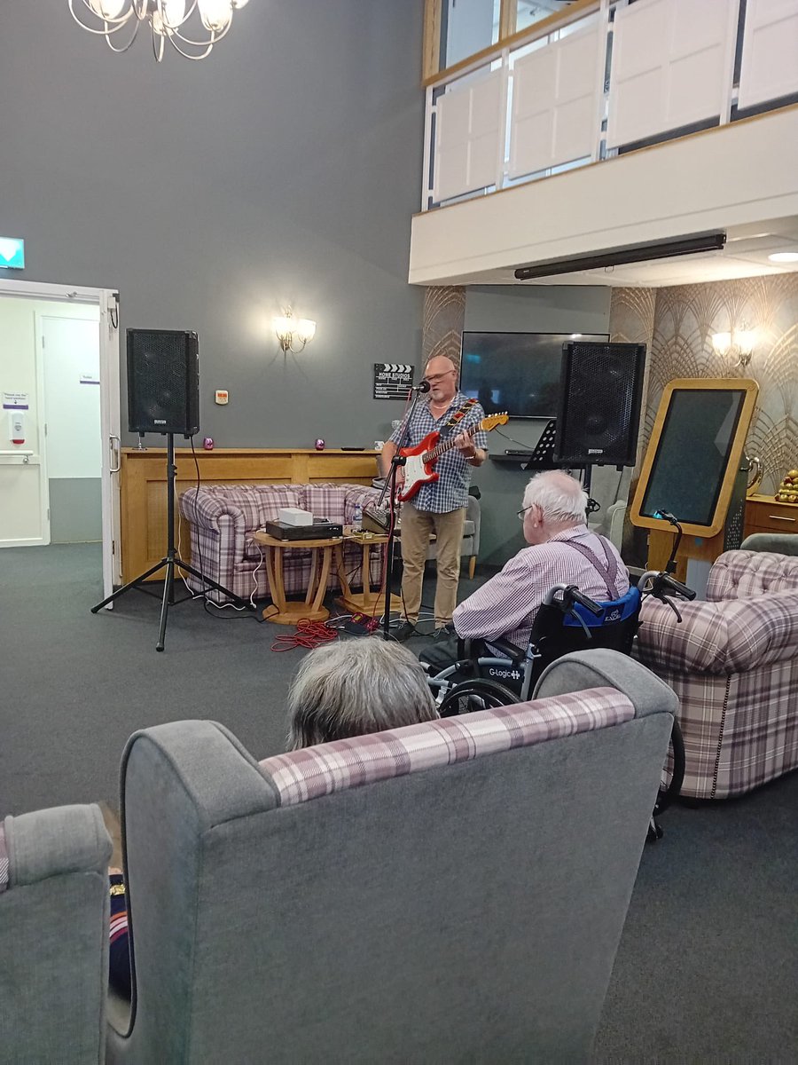 FirthHouse's tweet image. #musictheropy #Dance #fundance
#staffpartisapation Afternoon off entertainment by Tony Hoffman and staff, dancing the afternoon away fun @AnchorLaterLife @NAPAlivinglife @RachelDoddSmit2 @CRMSupport1