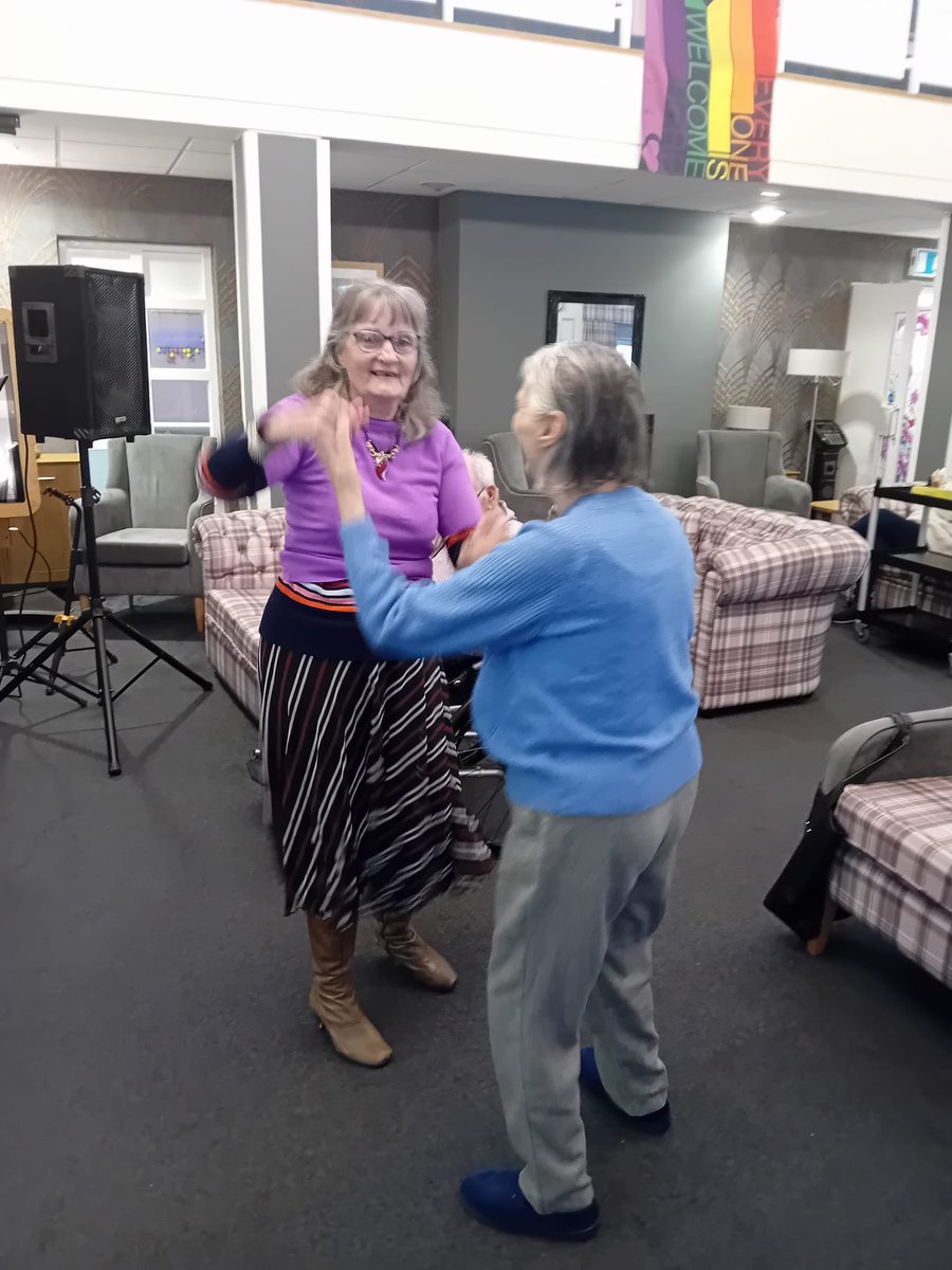 FirthHouse's tweet image. #musictheropy #Dance #fundance
#staffpartisapation Afternoon off entertainment by Tony Hoffman and staff, dancing the afternoon away fun @AnchorLaterLife @NAPAlivinglife @RachelDoddSmit2 @CRMSupport1