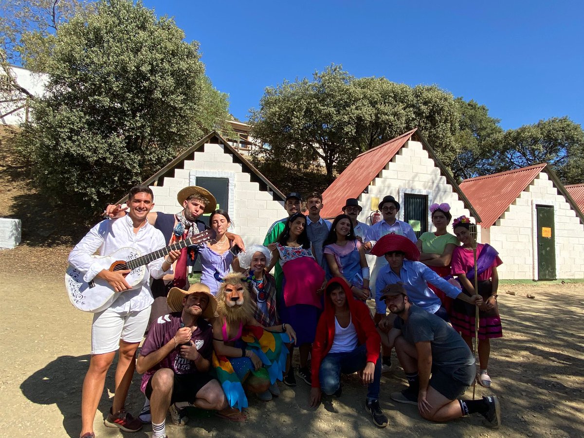 Un grupo que es una #familia. ¡Continuamos con nuestro #campamento! #gruposdefe #grupossafa #somosfamilia #somosfesd