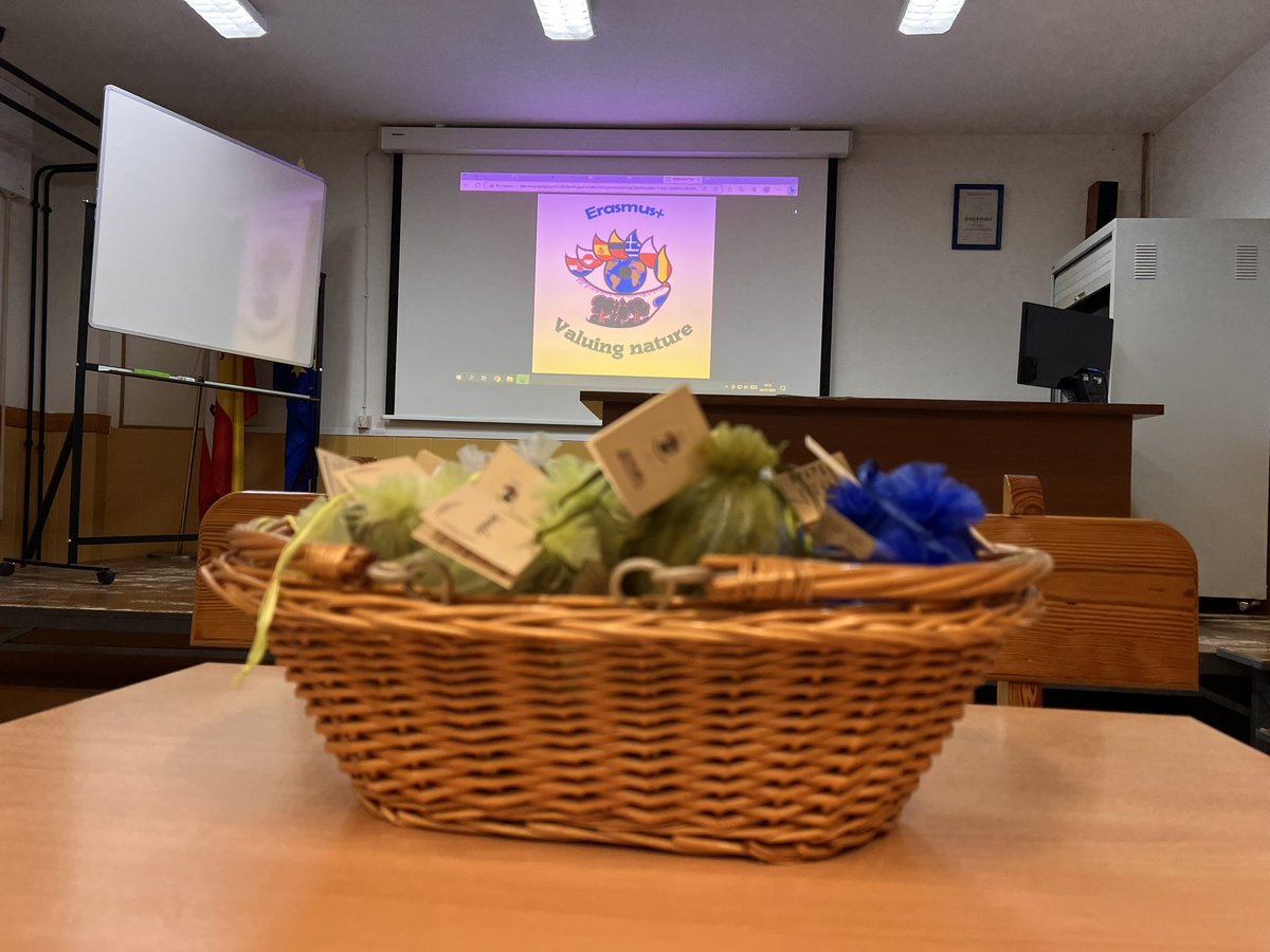 NatureValuing's tweet photo. Everything is ready for our multiplier event. Ebook about intergenerational dialogues.
Tomorrow in @iesaliste 
#Valuinfnature
@ValuingNatureES @ValuingNatureCR @ValuingnatureG @ValuingnatureL @ValuingR @usal @Ilisimatusarfik https://t.co/OACHJH8YsF