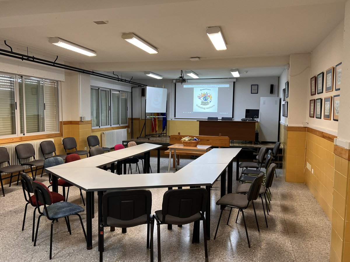 NatureValuing's tweet photo. Everything is ready for our multiplier event. Ebook about intergenerational dialogues.
Tomorrow in @iesaliste 
#Valuinfnature
@ValuingNatureES @ValuingNatureCR @ValuingnatureG @ValuingnatureL @ValuingR @usal @Ilisimatusarfik https://t.co/OACHJH8YsF
