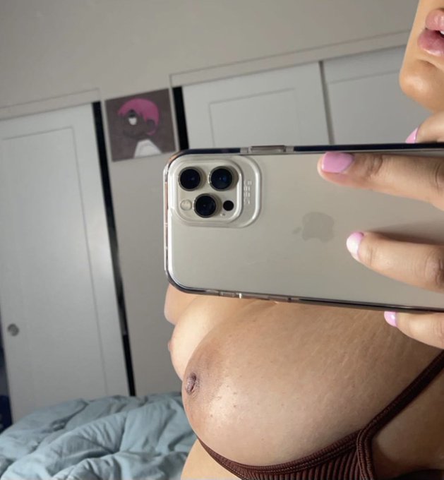 Y&rsquo;all mind if I- https://t.co/VlAoGZi7uN