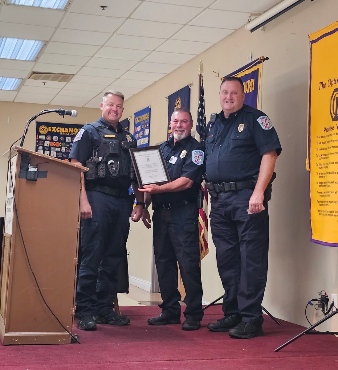 FloydPolice's tweet photo. The Noon Optimist Club of Rome presented Officer Robbie Carrington with its Respect for Law Enforcement Award today for his lifesaving response to a local citizen who was seriously injured in a dog attack. https://t.co/oHQWVJmxkC