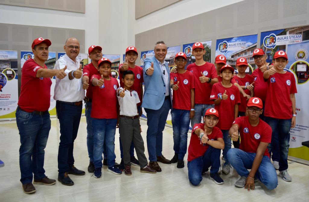 QuindioGob's tweet photo. ¡Inauguramos oficialmente la segunda etapa del proyecto #AulasSTEAM! 🤩 Contamos con 46 aulas innovadoras en 18 colegios de nuestros 11 municipios. 💡🔧
#TúyYoSomosQuindío
#CorazónDeColombia
#CosasBuenasEstánPasando https://t.co/yQuS0OVLda