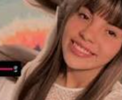 desaparecidaorg's tweet photo. Morena Jazmín Ocampo tiene 15 años, desapareció el 24/7 en Villa Regina, provincia de Río Negro. Es delgada, altura 1,70.  Vestía campera beige, pantalón, zapatillas negras c. rayas blancas y mochila negra y gris. Avisar #URGENTE ☎ 02984461118, 101 o 911

#VillaRegina #RioNegro https://t.co/U60o2gFEVG
