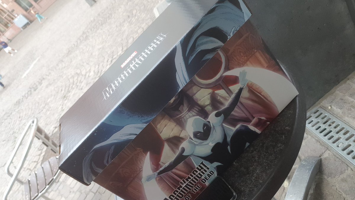 Schlaaaaa's tweet image. Did I just buy this random #MoonKnight box at a #comicstore? Yep. Yep I totally did 😍 Do I know what to do with it? Absolutely not 🤣