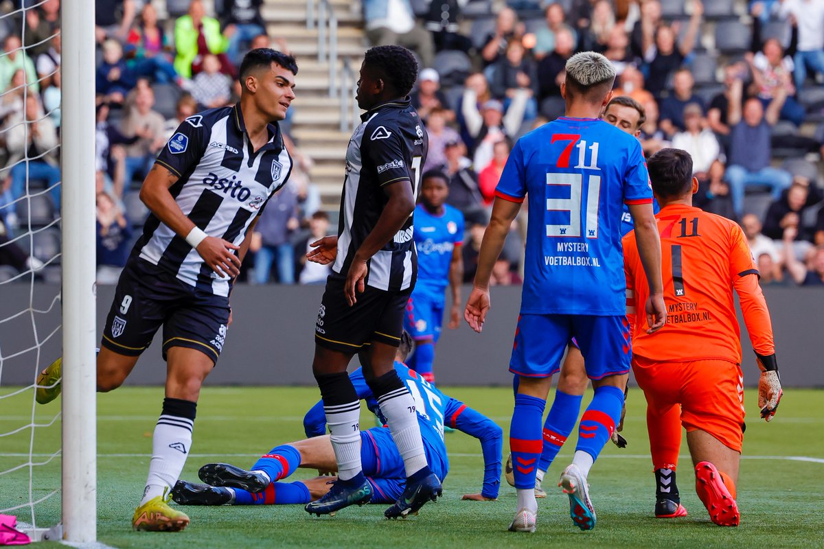HeraclesAlmelo's tweet photo. ๐ฎ๐น9โฃ
#HEREMM | 1-0 https://t.co/vqEpdDYnxY