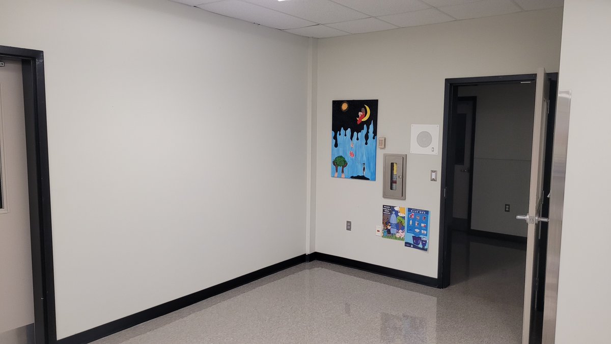 Geo_Fletch's tweet photo. Hello #geographyteacher #creativeteachers! Starting a new school in Sept. Looking for creative ideas for this corner. It is not needed for desks or instruction. Send inspiration @CanGeoEdu @CanGeographers @edutopia #creativeclassroom #classroomideas #teachertwitter #geography https://t.co/969dppVKT8