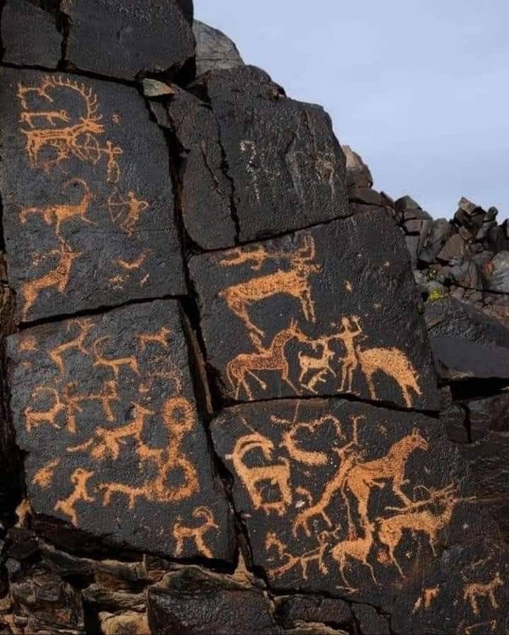africandbeyond's tweet photo. Tassili n’Ajjer plateau’s rock art is estimated to be thousands of years old. The area is home to numerous rock paintings and engravings that provide valuable insights into the lives of ancient African civilizations, including the ancient daily activities, rituals, and wildlife. https://t.co/8flAUbrz0H