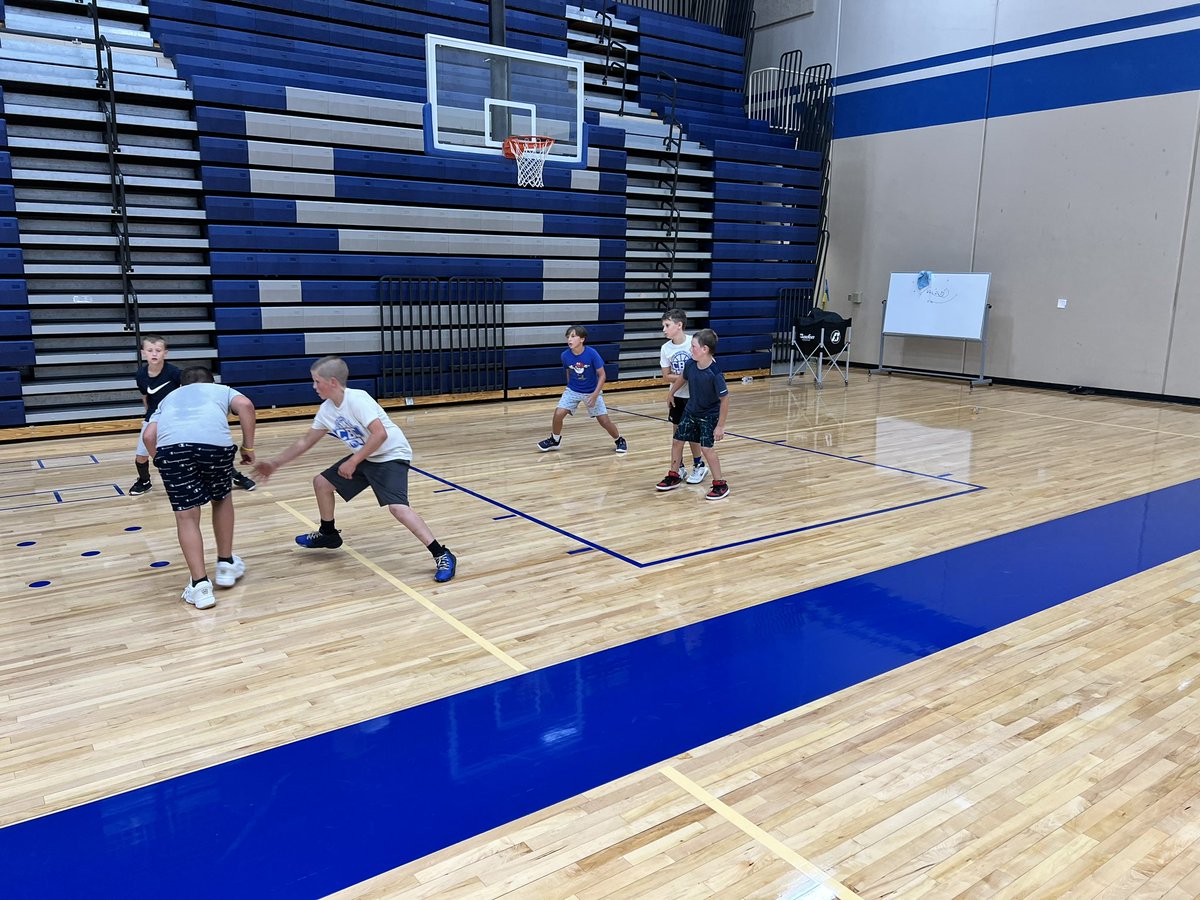 Great night of 3v3 Academy! Players worked on ball handling, attacking and spacing, down screens and cutting, and then got in about 45 minutes of 3v3.       Great work Bluejays!
