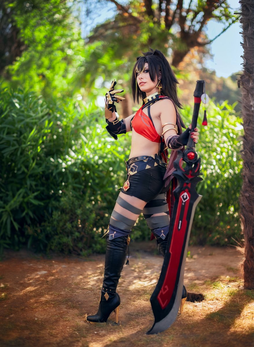 Jujicos's tweet photo. <<My name's Dehya. I'm the merc you hired. So what you got for me? A commission? A fight? Armed escort? Whatever it is.... you know where to find me. >>

PH: @rifeels (ig)

#GenshinImpact #GenshinImpactcosplay #Dehya https://t.co/vxz8bewpYM