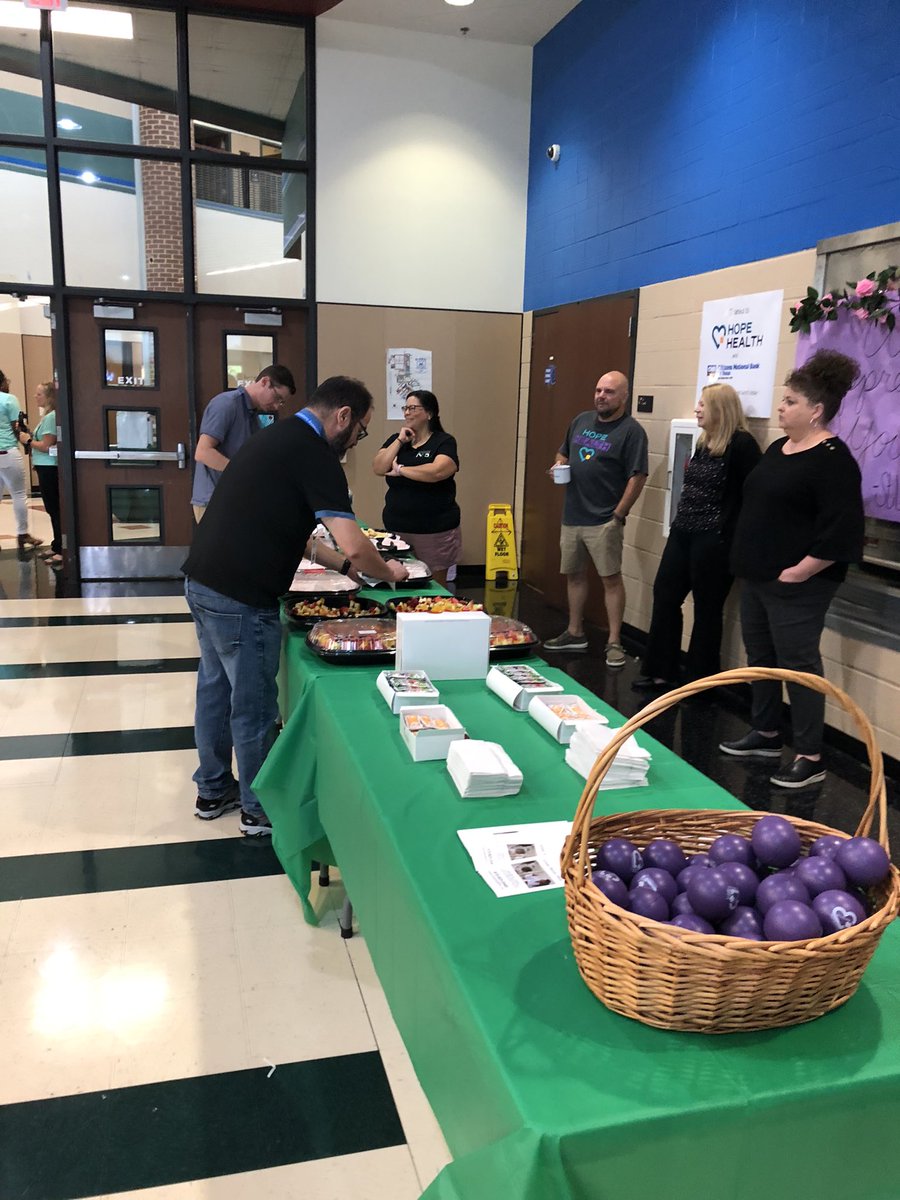 Thanks to Hope Health and Citizens National Bank of Texas for sponsoring breakfast and lunch for our new teachers! We appreciate you!