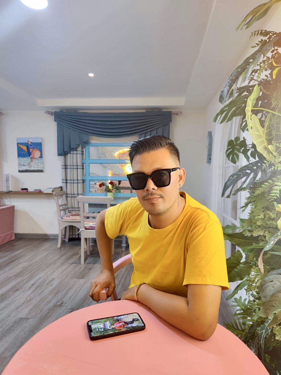 johnathan tweet media
