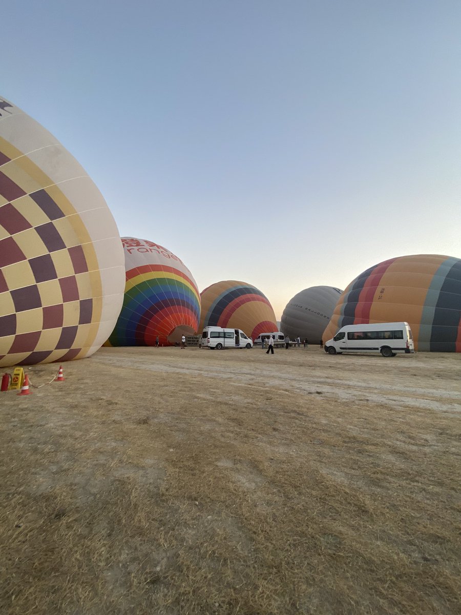 dijaxxa's tweet photo. cappadocia was nothing less than serene 🦋☀️ https://t.co/CrAlqhzNVg