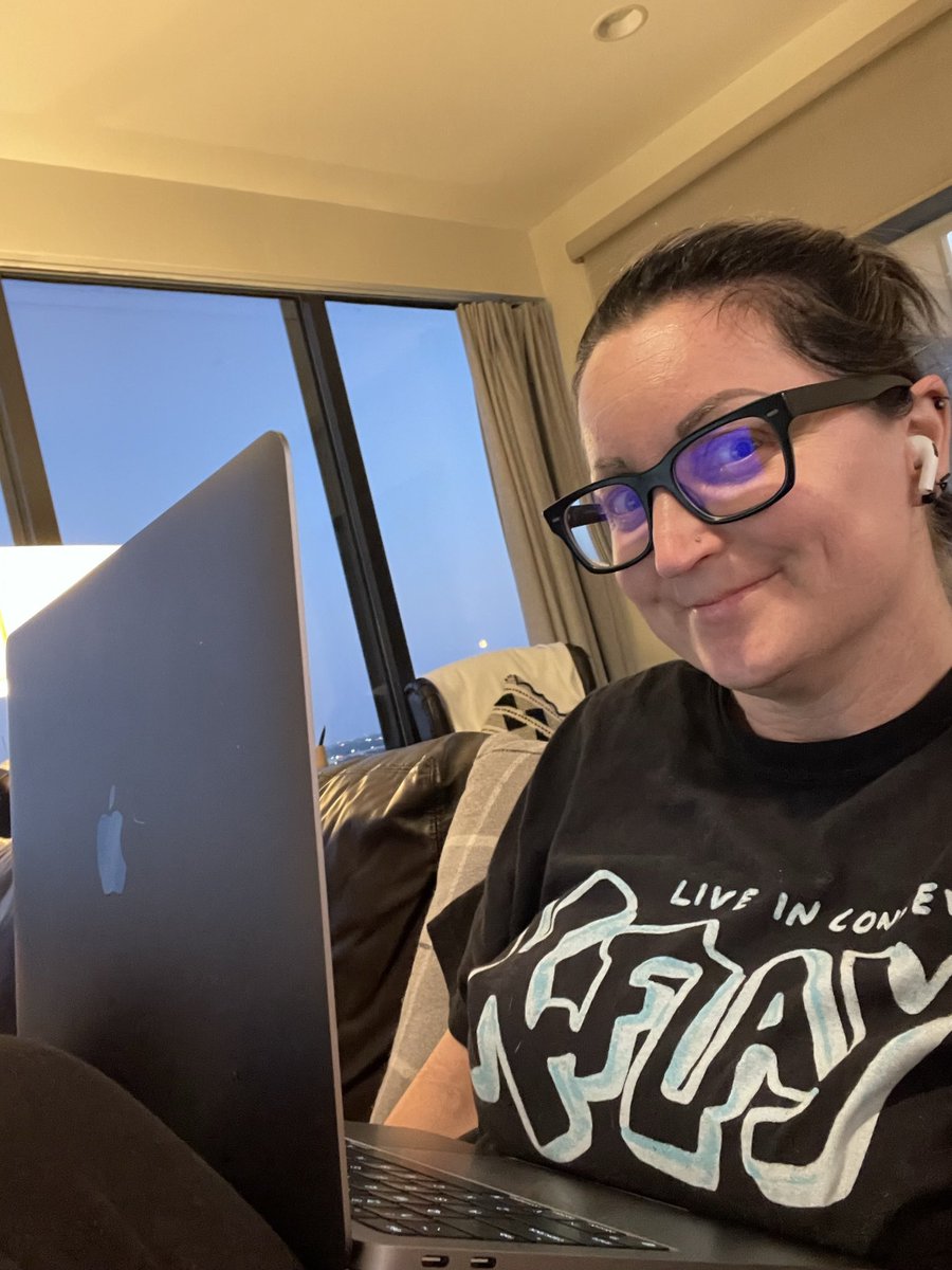 “Working on school stuff selfie.”
Looking around my new work computer…checking email and making a cute Jack Lowe email signature.
<a href="/SHARDEECRYSTAL/">C Cavitt</a> <a href="/JackLoweSrES/">Jack Lowe Sr. ES Personalized Learning Campus</a> #loweselfiechallenge #Everythinginexcellence