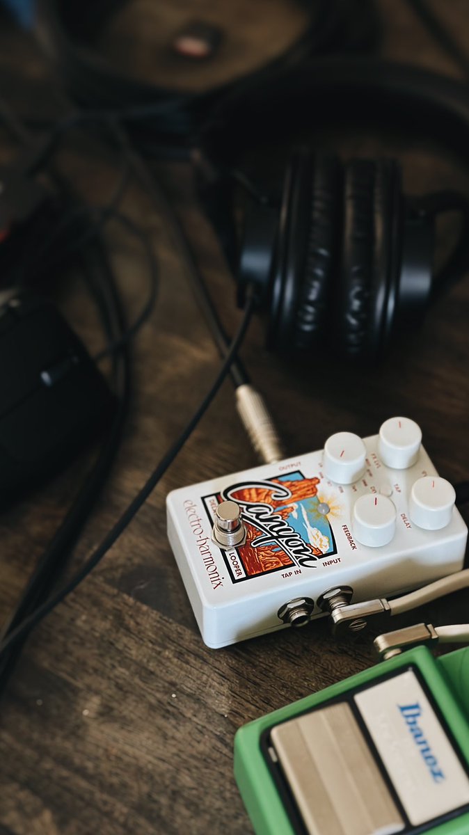 axknickerbocker's tweet image. Plug-ins are great, but there’s something undeniably organic about sound design with hardware FX and pedals. 

@EHX makes some legendary processors heard in film, TV, and music for decades. And adding grit/drive to SFX to make them feel bigger without boosting levels.