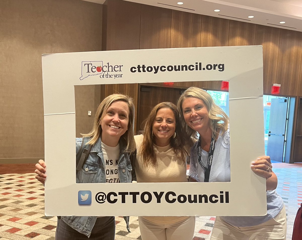 LeaDiStef's tweet photo. This was the perfect refresher to gear up the new year! Thank you @CTTOYCouncil for another inspiring and motivating conference! #E2Lead https://t.co/vqU0LCI3SL