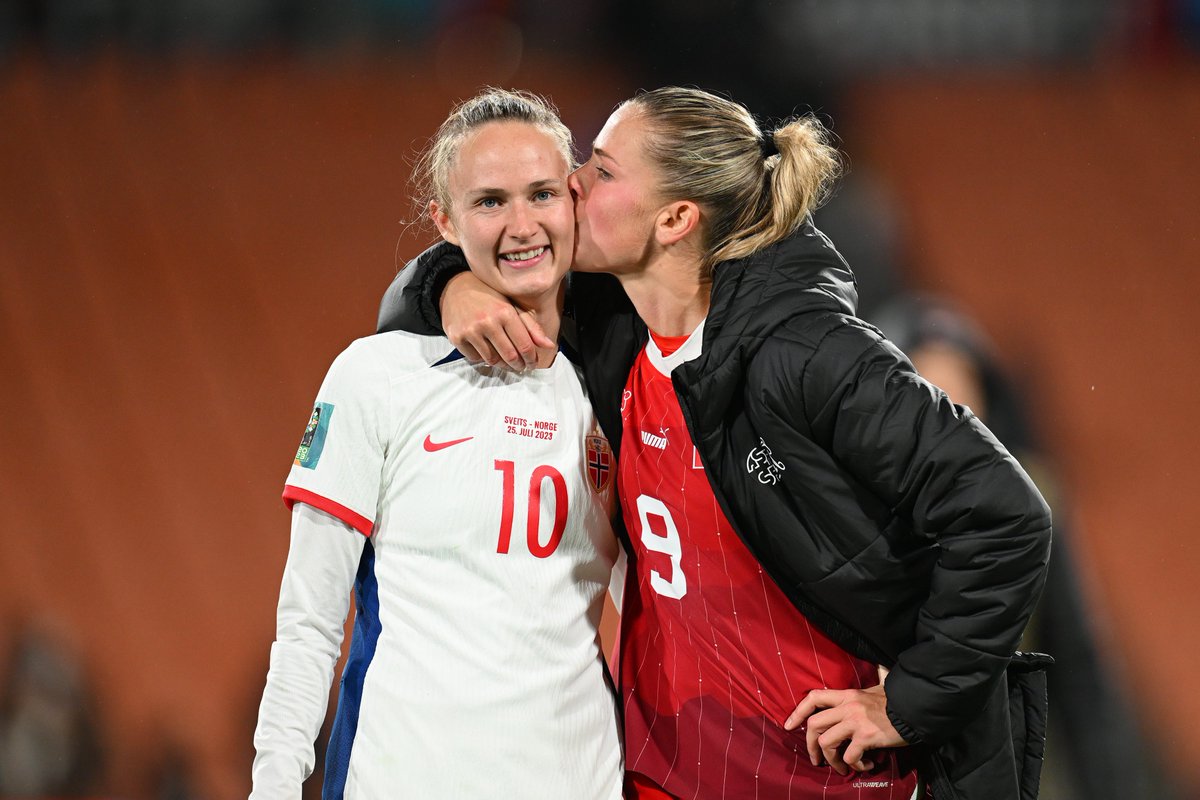 كرة القدم النسائية | tweet media