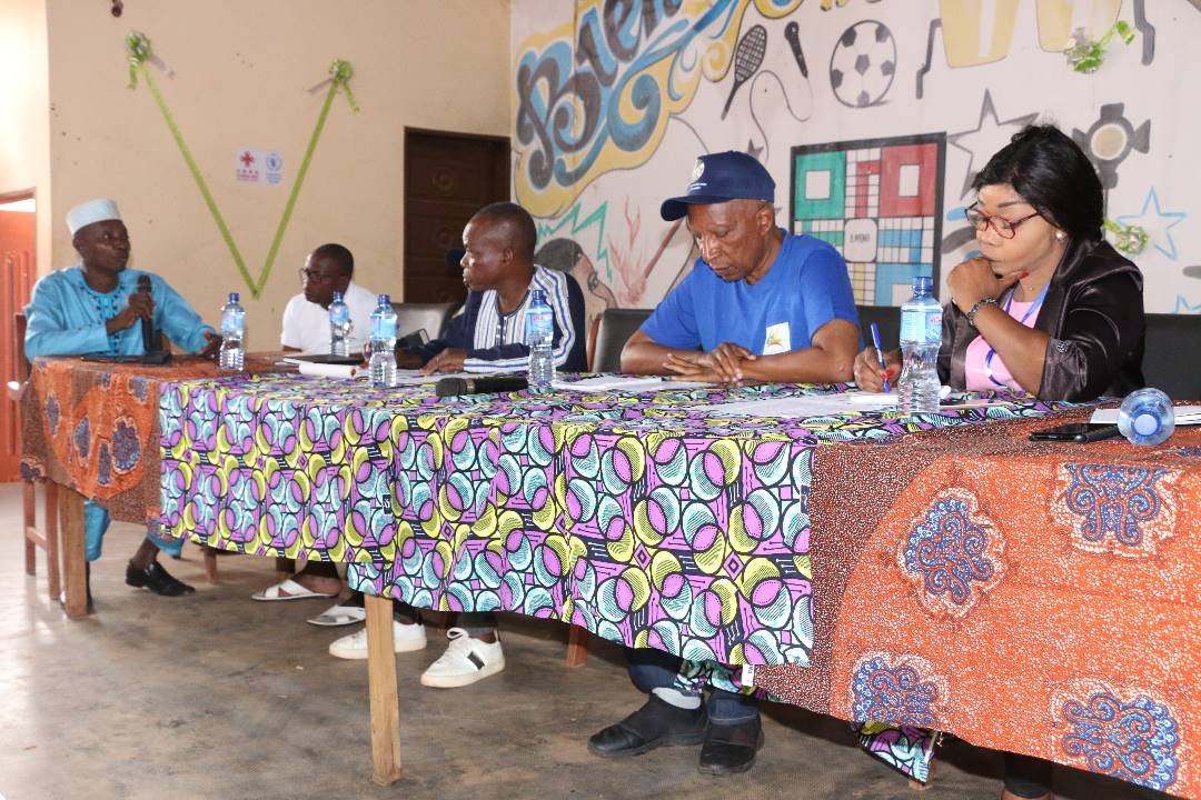 UNBenin's tweet photo. #SupervisionPadmar2023
#Adjohoun,1ère commune de production du piment a été impactée. Une coopérative de maraîchers appuyée par @FIDAfriqueOuest, @gouvbenin avec l'amélioration du commerce grâce au système de ventes groupées, #PADMAR. Le chiffre d'affaires cumulé + de 1 milliard. https://t.co/VQQTB37Qnw