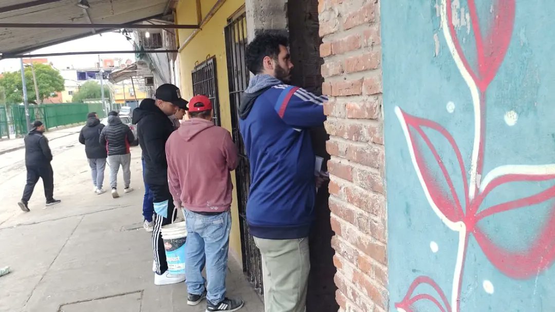 HOY Puerta a puerta en Los Piletones #VillaSoldati.  #UnionxLaPatria #DefenderALaPatria #LeandroSantoro #SomosLaAlternativa