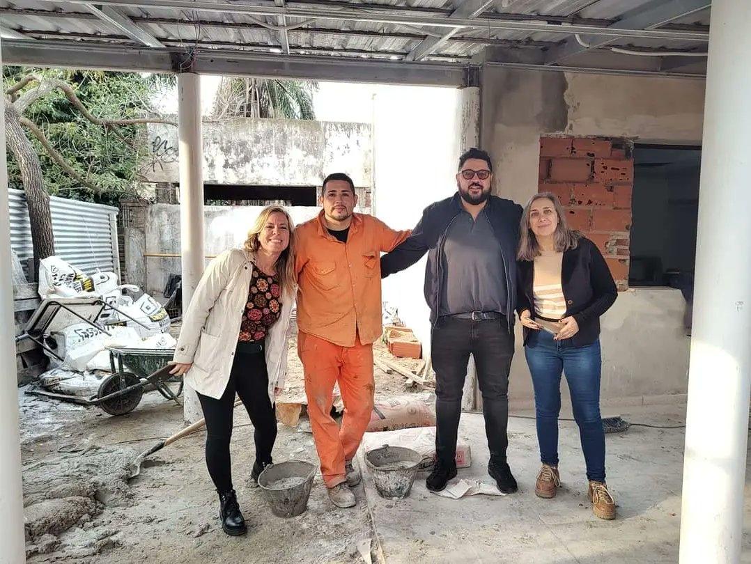 SutebaEchev's tweet photo. Estuvimos recorriendo las obras que se están realizando en el Jardin 909 y la Primaria 6. 

Cada obra que se realiza en cada escuela lleva detrás una demanda colectiva y un Estado que invierte tanto Provincial como Municipal y un Consejo Escolar que gestiona. 
SUTEBA ECHEVERRÍA https://t.co/FTZYpHNYSN