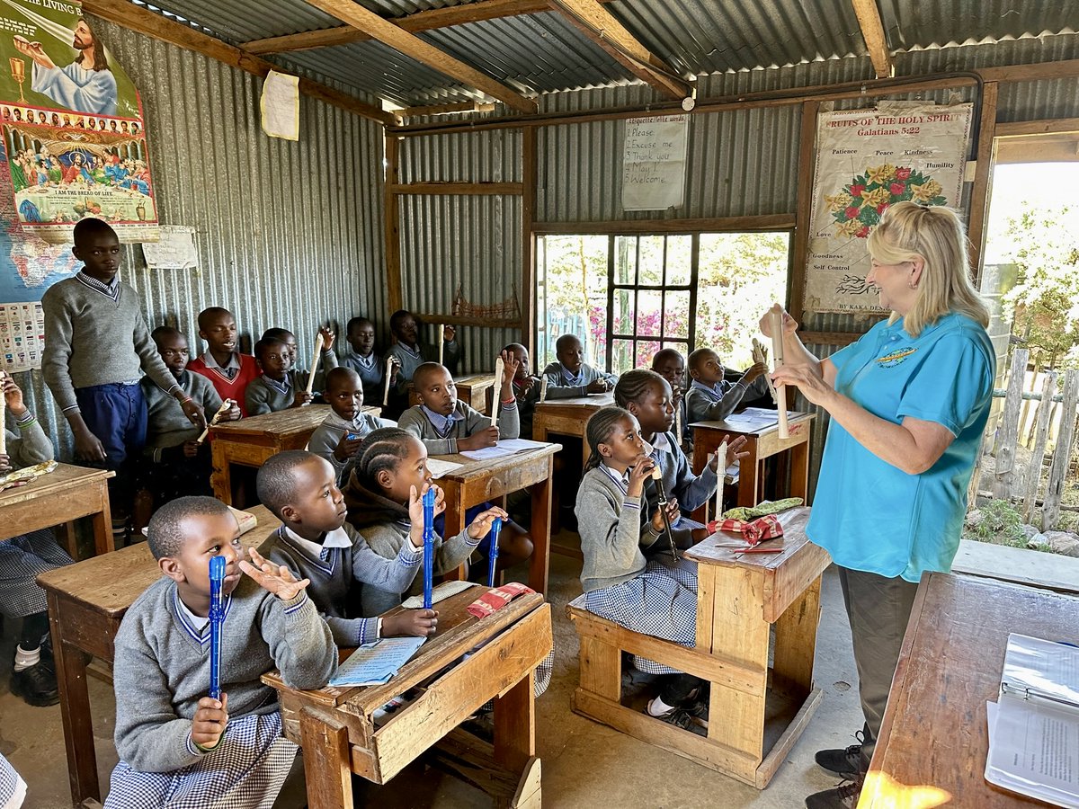 EanesSupt's tweet photo. I love the spirit of global service so many staff and students exhibit @EanesISD - such as music teacher @BCEBlueJays Cindy McNicholas, who has spent her summer in Kenya with the program Recorders Without Boarders training teachers and teaching students in various Nairobi schools https://t.co/G3fwhNYbMh