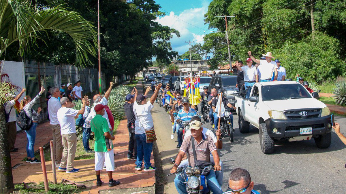 prospericarlos's tweet photo. Seguimos recorriendo cada rincón de Venezuela, junto a nuestro gobernador @SergioGarridoQ

Gracias #Barinitas por sumarte a la ruta de la prosperidad y por creer en el cambio, este 22oct #DemosElPrimerPaso por nuestro futuro! 🇻🇪 https://t.co/5bfcIevspD