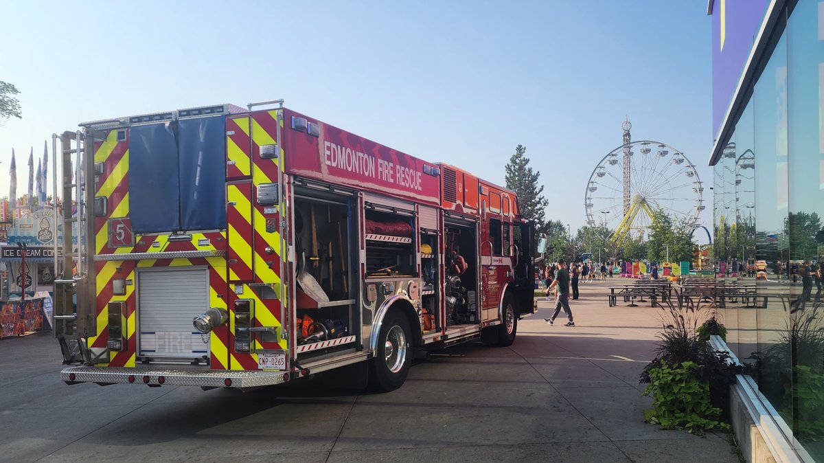 EdmontonFire's tweet photo. We were proud to attend @KDaysyeg's #MondayMorningMagic yesterday! Sparky and Norwood Station 5 had the opportunity to meet and spend time with children with disabilities as they enjoyed the fair. There were countless pictures, hugs, high fives, laughs and tours of the firetruck! https://t.co/8xtjUuXG3n