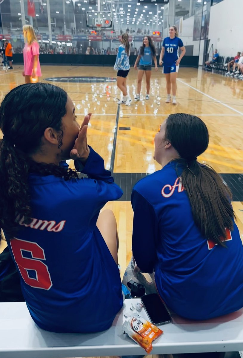 only_enycee's tweet photo. Dear AAU, thank you. Through the wins, losses, tears &amp; laughs, I’ve grown to love this sport even more. The relationships I’ve made &amp; opportunities I’ve earned have made these last 4 years the best years of my life. I’ll forever love my memories AAU have given me. #6 out.. 🫶🏽🫶🏽 https://t.co/yZwqediAnb