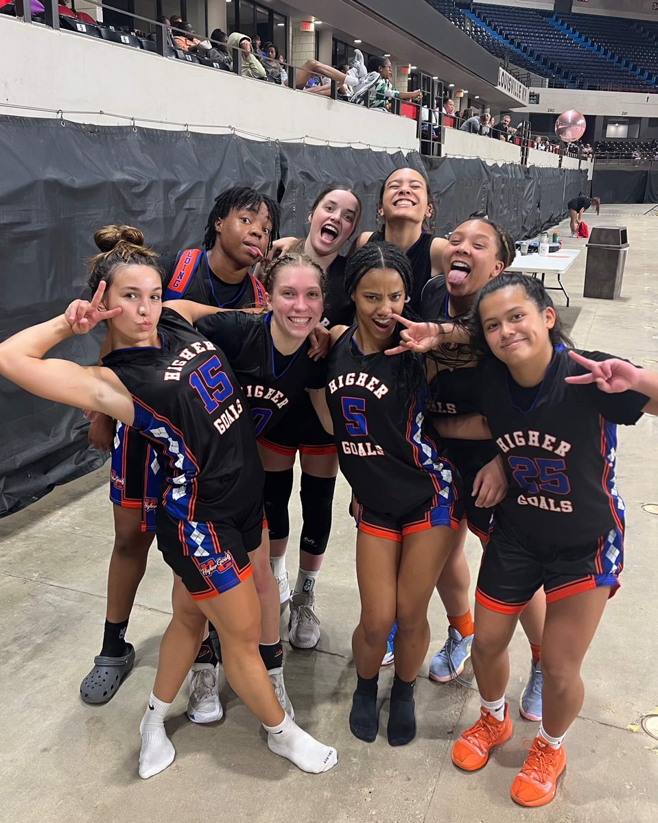 Dear AAU, thank you. Through the wins, losses, tears &amp; laughs, I’ve grown to love this sport even more. The relationships I’ve made &amp; opportunities I’ve earned have made these last 4 years the best years of my life. I’ll forever love my memories AAU have given me. #6 out.. 🫶🏽🫶🏽