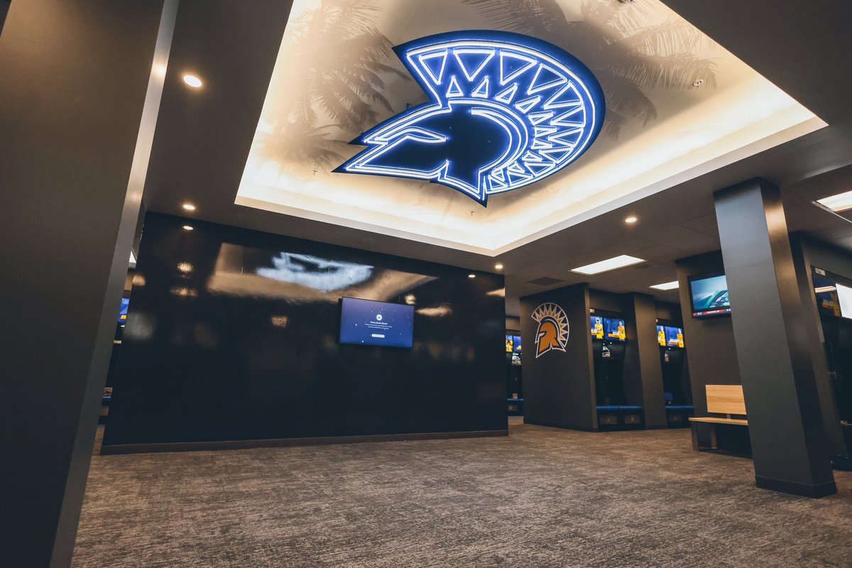 SanJoseStateFB's tweet photo. The Spartan Athletic Center ☀️

Thank you so much to all the people who put in timeless hour of work, internal and external partners that moved mountains. We are eternally grateful for our first class classroom, training room, and operational space for all of our student athletes https://t.co/WTyXXsTUZ1