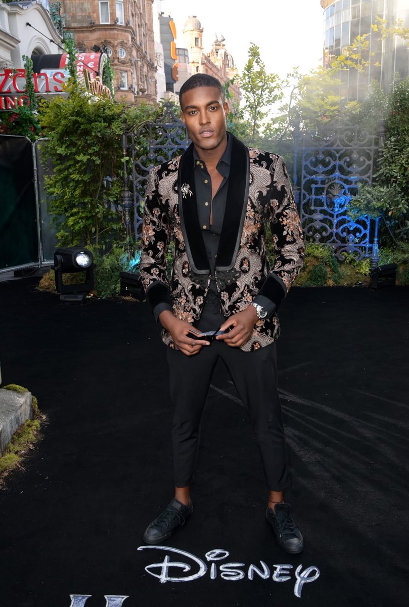 StefanPierre's tweet photo. Feeling like a haunted heartthrob at the Disney Haunted Mansion premiere! 🖤🎃 The black carpet was a blast! #DisneyHauntedMansion #PremiereNight #ModelLife" - Stefan Pierre https://t.co/TdkYNYnYPH