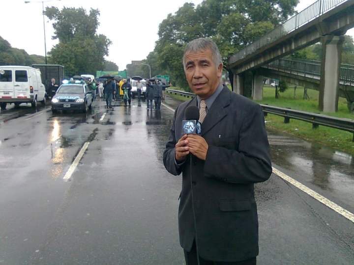 delaprecilla's tweet image. Gloria a #CarlosLedesma Fallecido hoy! Profesional objetivo y de enorme sensibilidad social y pública. Gran trayectoria reconocida y muy querido! Z Norte de PBA. Su último lugar en ##SomosNorte QEPD. Abrazos a flia, Amigos Colegas. A su camarografo #Robredo