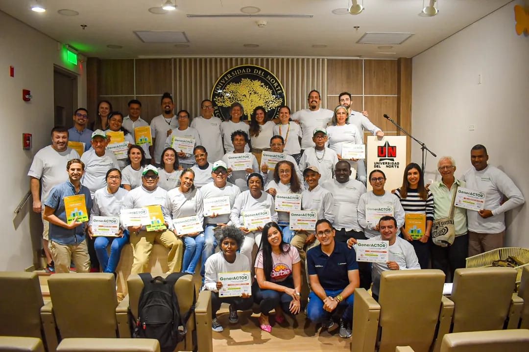 SiembraMas_'s tweet photo. Finalizaron los 5️⃣ días del curso Gardeniser Pro dictado por Replay Network 🌱.

Los 21 participantes ya están preparados para liderar los 5 parques productivos - huertas comunitarias de Barranquilla con  #Generactor que es cofinanciado por la Unión Europea. https://t.co/GbjpEMEoRX