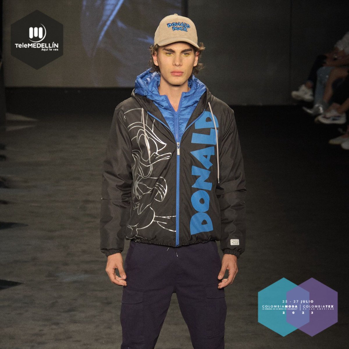 Telemedellin's tweet image. #TMEsModa | La magia de Disney llegó a #Colombiamoda2023 + #Colombiatex2023 con la pasarela Reflections of Wonder. 👕🪄🤩

Disfruta de la transmisión de todas las pasarelas en nuestra app #TM+ y en nuestras plataformas digitales.