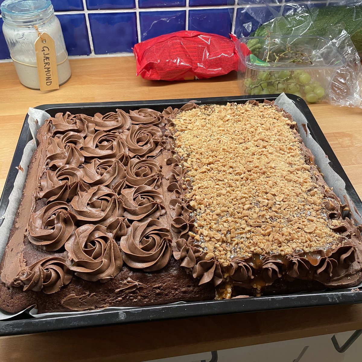 Cilja's tweet photo. Kake? https://t.co/pbkPCVbK5P