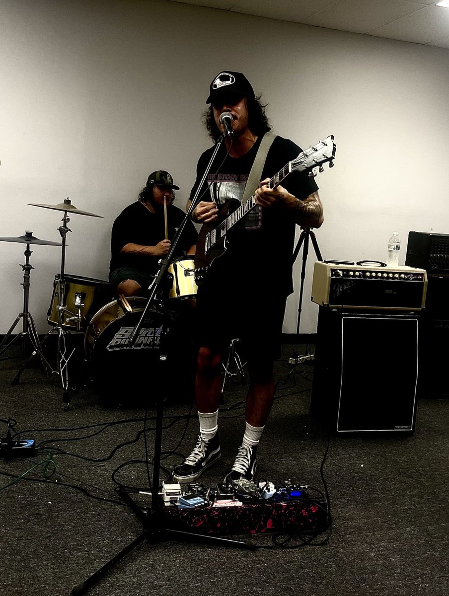 andreyes88's tweet photo. These past 2 weekends were sick I’m so glad I got back into music https://t.co/wMZfBFDZaw