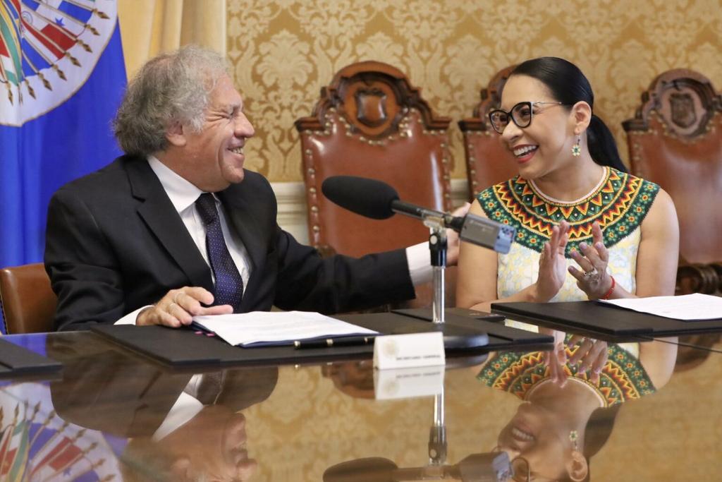 Huaira_Runa's tweet photo. Diana Atamaint viajó a Washington para firmar acuerdo de observación electoral con la OEA. (SIMPLEMENTE: PELIGROSO!! YA PASO EN BOLIVIA, Y LAS PASADAS ELECCIONES  DE PRESIDENTE EN ECUADOR...!!!)
https://t.co/5nrPYH9CKe https://t.co/9fjYA2AUMw