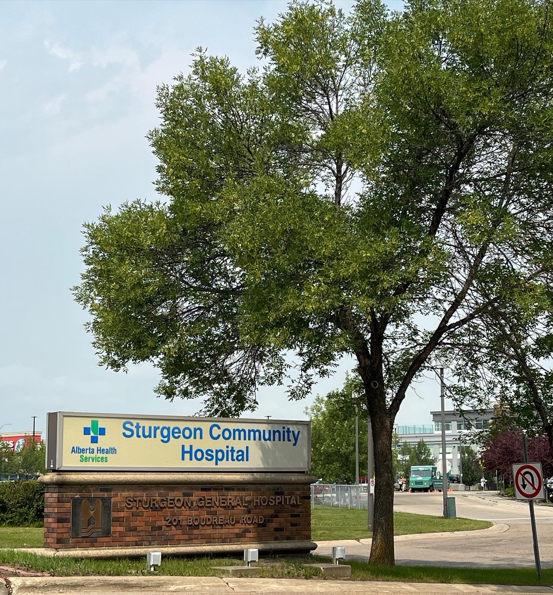 Filistix's tweet image. 📣 Hello Sturgeon Community Hospital in the beautiful city of St. Albert!!

The #FilistixFoodTruck will be here 11:00am until 2:00pm on July 26, Wednesday ☺️