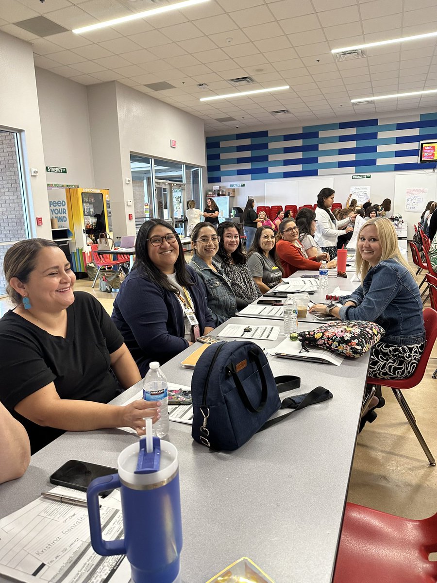 Oak Crest Elementary (@oakcreststinger) on Twitter photo Our OC Family is back in the building! Super excited to kick off this school with our AMAZING teachers! <a href="/ECISDtweets/">East Central ISD</a> Our OC Family is back in the building! Super excited to kick off this school with our AMAZING teachers! <a href="/ECISDtweets/">East Central ISD</a>
