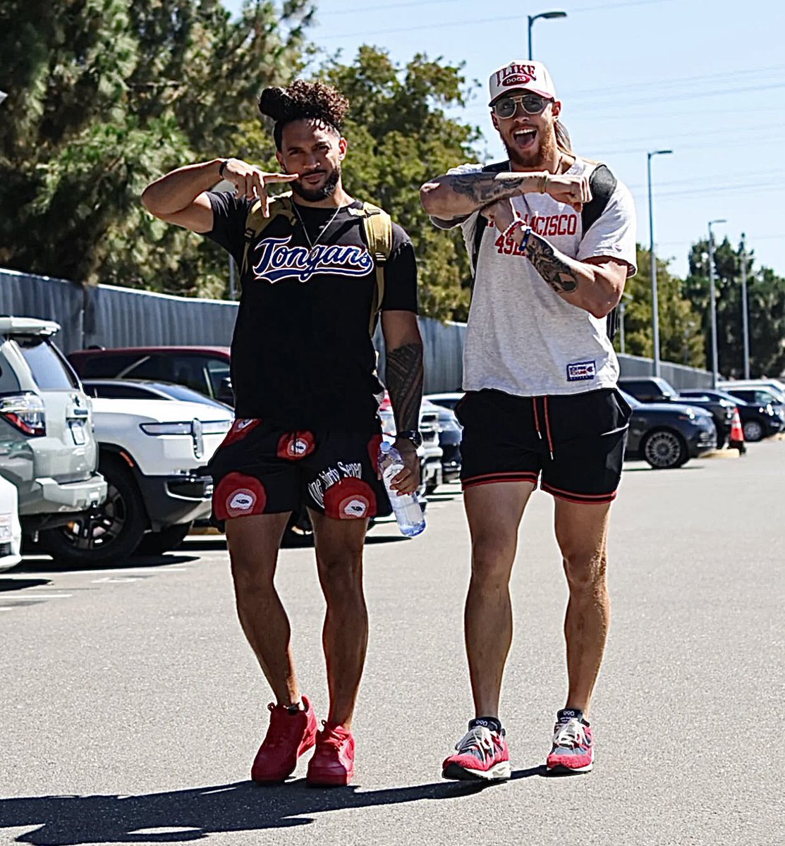 Coach_Yac's tweet photo. Talanoa Hufanga x George Kittle 

Welcome back boys 👏👏👏 https://t.co/IunvgI2Vei