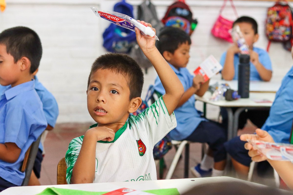 JorgeMejiaF's tweet photo. ¡Más de 600 kists de higiene bucal para nuestros niños de Panchimalco! 

Gracias a nuestro trabajo articualco con World Vision El Salvador y Colgate nuestra primera infancia es parte del proyecto “Sonrisas Brillantes, Futuros Brillantes”. https://t.co/FC8S9tQt7H
