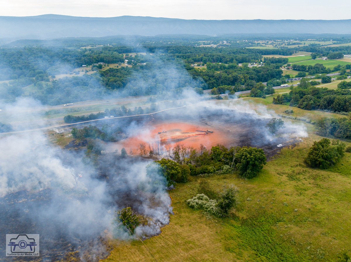 S2AMediaLLC's tweet photo. Photos from the early aftermath of the pipeline explosion in between Strasburg and Toms Brook. You can see the remnants of part of the pipeline in the crater it left behind. 

Contact us for licensing. 

 #djimavic3pro #Strasburg #Virginia  #pipeline #fire #explosion https://t.co/nXwLpULThL