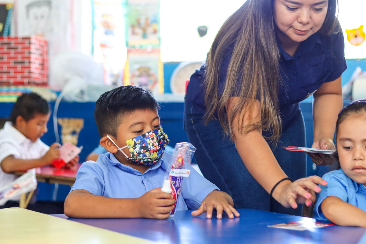 JorgeMejiaF's tweet photo. Este proyecto tiene como objetivo brindarles las herramientas necesarias a nuestros niños y niñas para fortalecer su salud bucal, evitando así caries y  enfermedades. https://t.co/n79hXqm0Hb