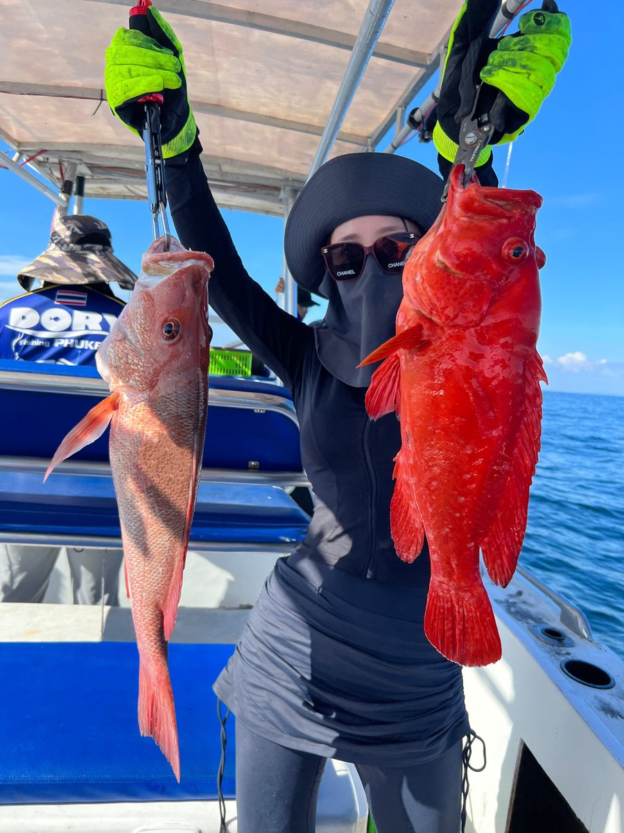🌊 Fishing is not only a leisure activity but also an amazing journey to connect with nature. Watch beautiful sunrises and sunsets, enjoy serene lakes or breathtaking ocean views 🌅🐳 #Florida #MiamiSouthSea #fishing #outdoors #ocean #marinelife🌊🌊🐳🐳